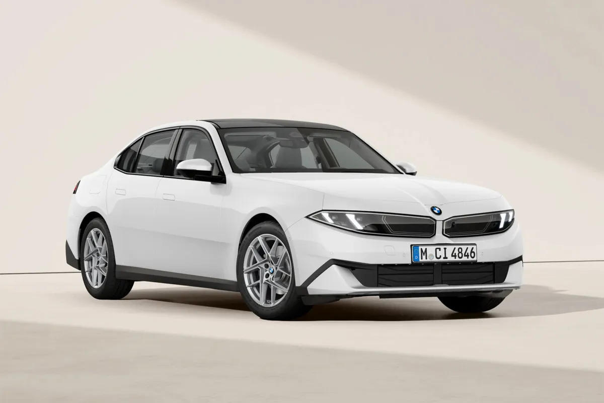 BMW 318 G50 у базовій комплектації